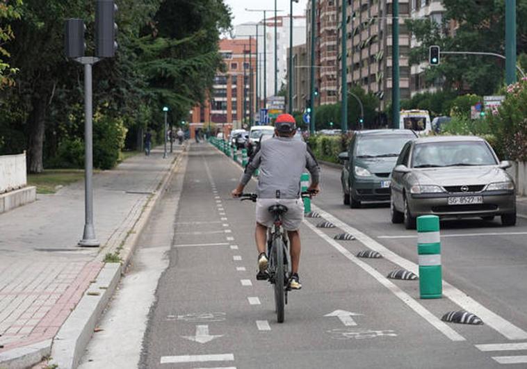 El Psoe Tilda De Despilfarro El Nuevo Carril Bici De Isabel La